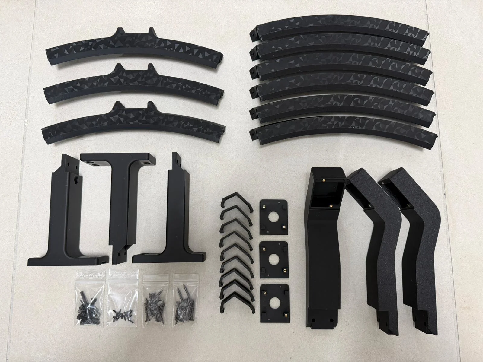 Lieferumfang – zum Vergrößern klicken